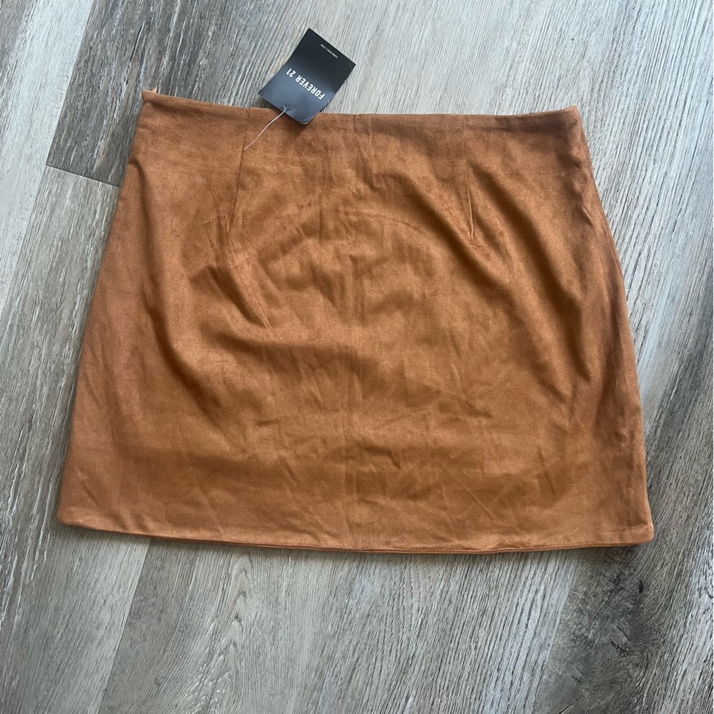 NWT Forever 21 studded suede miniskirt - Picture 6 of 7